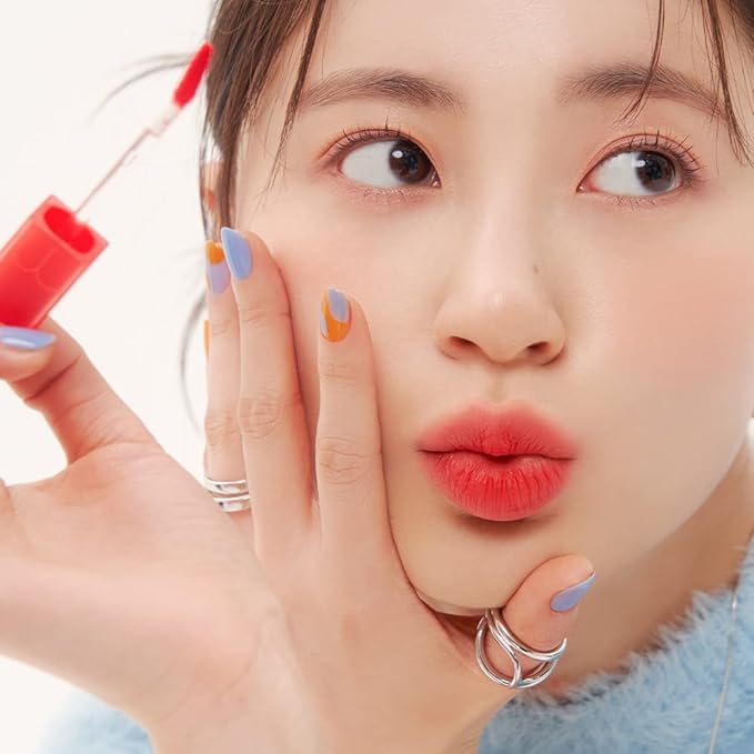 rom&nd Blur Fudge Tint (09 Coral Jubilee) 5g - K-Beauty Velvety Matte Lip Stain, Non-Drying Blurring Effect, Smooth Fudge Texture, Universal Shade for All Skin Tones