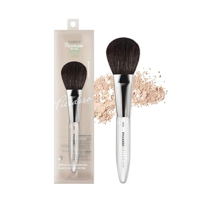 Piccasso COLLEZIONI 103A Powder Brush – Soft Makeup Brush for Face, Fluffy Blush and Setting Tool with Goat Hair Blend, Ideal for Powder Application, Shading, and Natural Finish, Professional Korean
