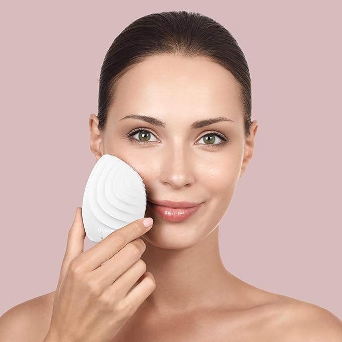 GESKE SmartAppGuided™ Sonic Facial Brush 5 in 1 | Vibrating Electric Facial Cleansing Brush | Soft Silicone Brush | Professional Facial Cleanser | Skin Cleanser & Exfoliator | Face Massager