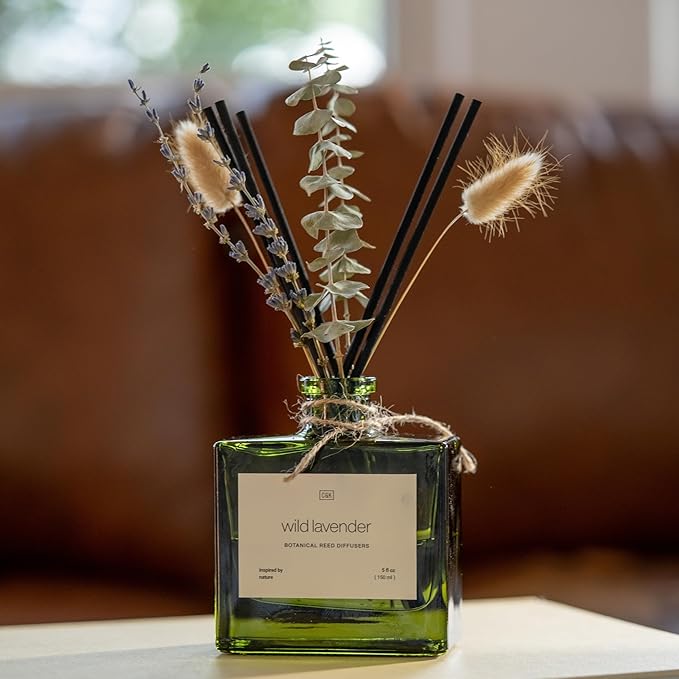 Craft & Kin Christmas Reed Diffuser with Dried Flowers | 5 oz White Lavender Scented Winter Reed Diffusers for Home, Bathroom | Scent Sticks | Elegant Fragrance Home Decor for Men & Women