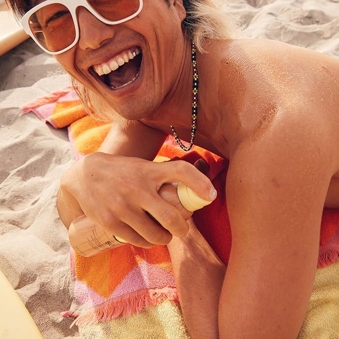 Sun Bum Original SPF 50 Sunscreen Body Spray - Broad Spectrum Moisturizing Sunscreen with Vitamin E - Hawaii 104 Act Compliant (Made without Octinoxate & Oxybenzone) - 6 oz (Pack of 2)